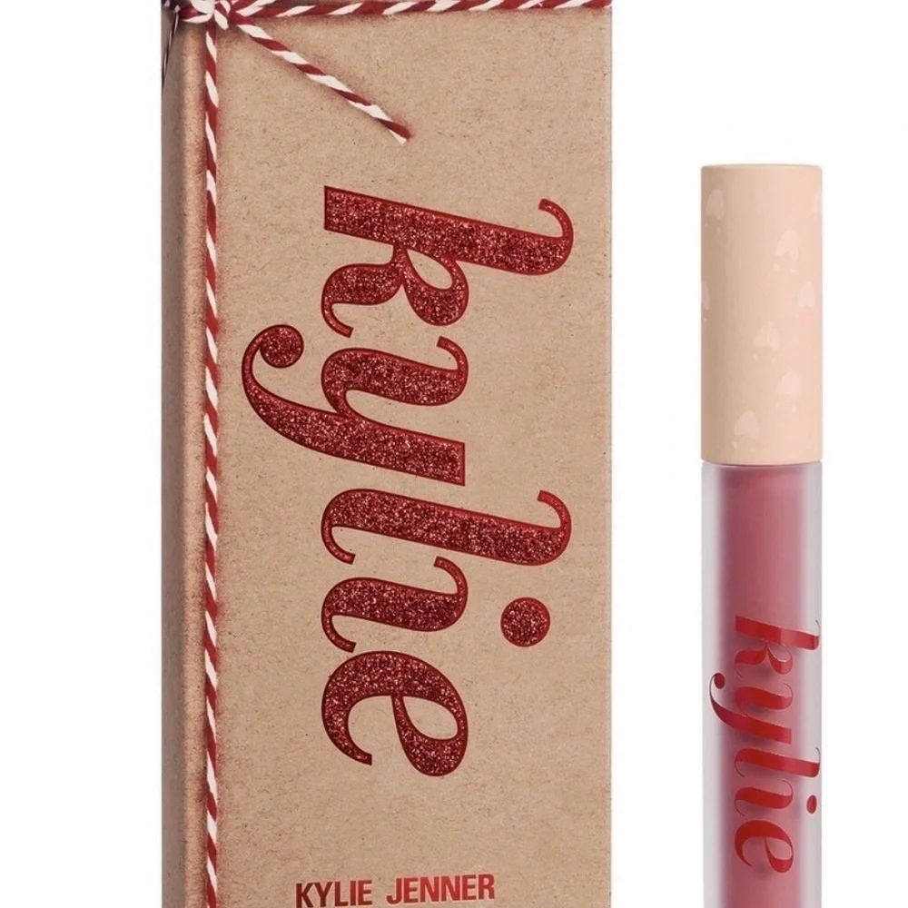 Kylie Cosmetics luxurious lip
